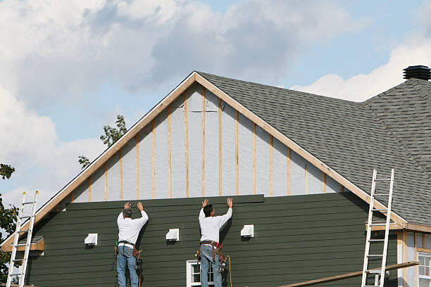 Professional Siding technician working in Cleveland, SC